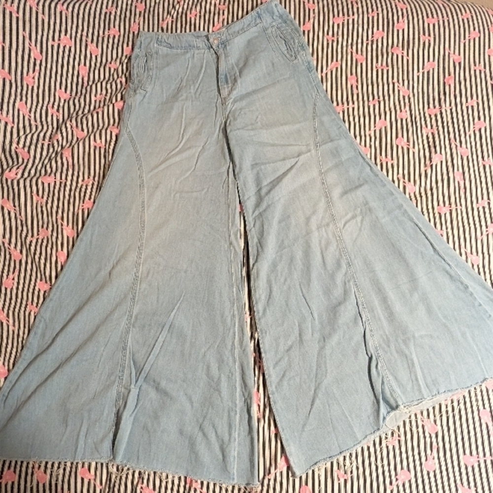 We The Free Denim Jeans in Light Blue - Picture 6 of 12